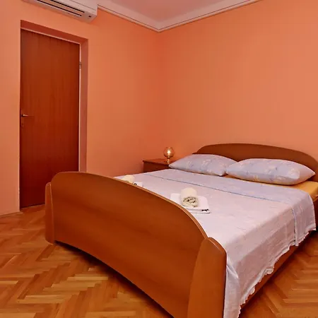 With Parking Space Lopar, Rab - 24617 Appartamento
