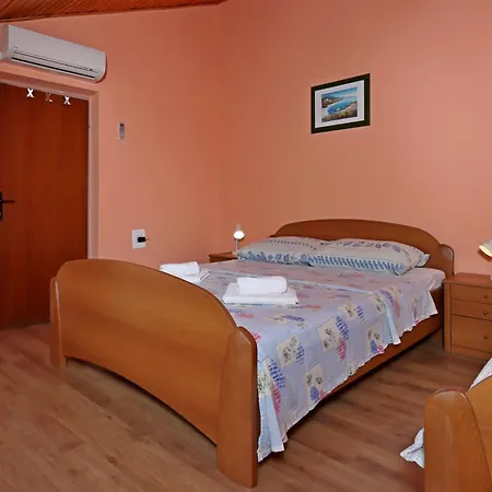 Lejlighed With Parking Space Lopar, Rab - 24617